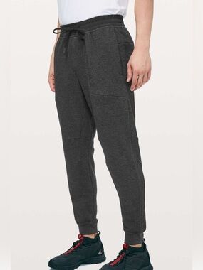 Lululemon At Ease Joggers Men’s Casual Pants Joggers Black - Size Large